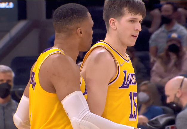 关于穆古鲁扎重要时刻出色发挥,湖人带队取胜!赛场气氛高涨的信息开云棋牌官方